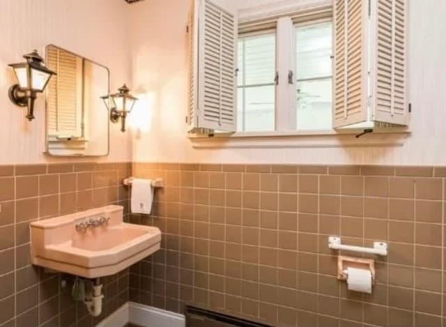 Guest Bathroom Renovation - Before